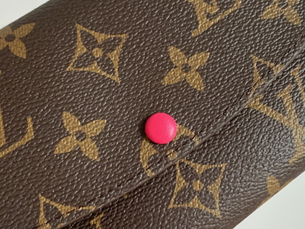 LVコピーウォレット着用イメージ